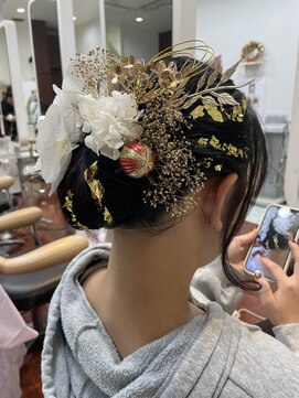 ラディシュ さがみ野(RADISH) ヘアセットヘアアレンジシニヨン二次会パーティー大人美人成人式