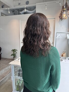 ロカ 表参道(loka) ウェーブヘア/ニュアンスパーマ[表参道/ブリーチ/ハイライト]Mai