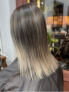 アミーゴ(AMIGO) バレイヤージュ ハイトーン ベージュ