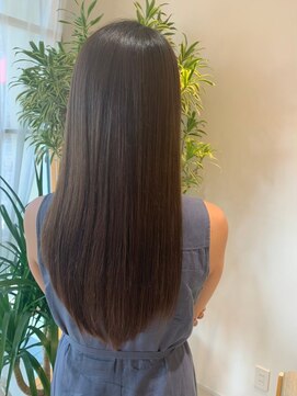 モック(moc) 女性らしいロングストレートスタイル