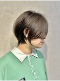 ショートボブ/前髪長めショート