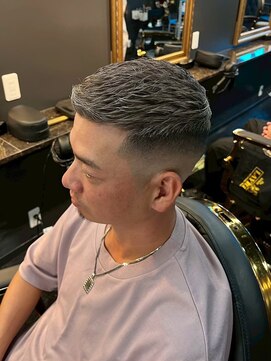 キングスマントーキョー 立川北口店(KINGSMAN TOKYO) アップバング / ツーブロック / スキンフェード 【立川】