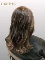 ロワナイダ(LOWONIDA) ロング×エアータッチハイライト