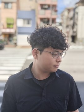 【ビジネスマンの方にも人気◎】黒髪×スペインカール