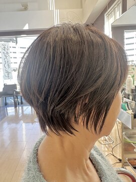 ワイボンドヘアー(Y bond hair) 似合わせカット20代30代40代50代ショートボブくびれクセ