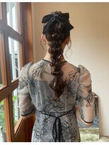 ヌイ(nui)&nbsp;［佐賀/結婚式ヘア/編みおろしアレンジ/お呼ばれヘア]