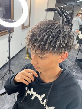 ブルーオーシャン 福岡大橋店(Blue Ocean) ツイストスパイラルパーマ波巻きスパイラルパーマツーブロック