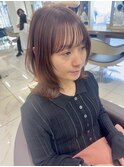 ピンクベージュのレイヤーボブ