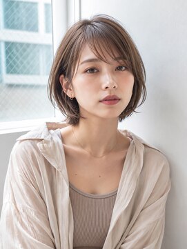 ワゴンバイアフロート(Wagon by afloat) ショートボブ20代30代40代50代オリーブベージュ面長丸顔池袋