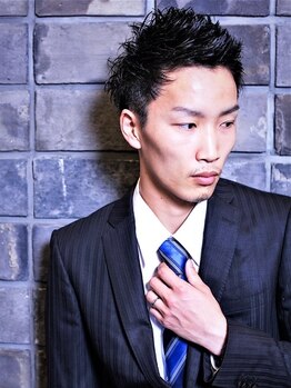 たさわ堂 モクプラス(moku+)の写真/1Fにメンズ専用サロンがOPEN！スーツに似合う完璧なブラックスタイルをご提案。スタイリングまでサポート。