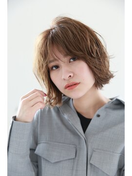エクリ(equri×SHISEIDO) エアリーボブスタイル×ベージュカラー