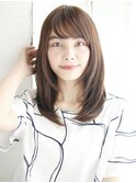 大人可愛い内巻きレイヤースタイル