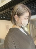 ブロンドベージュプツッとボブ