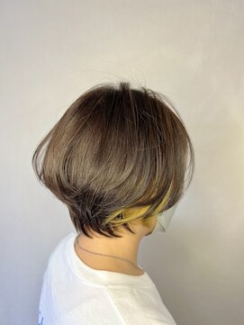 エニー 四条大宮(aNy) ショートボブに相性バツグンのインナーカラー