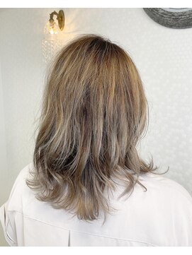 ヘアーアンドメイク ドレス(DRESS) ハイライトカラー