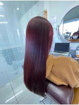 髪こうぼう&nbsp;艶やかピンクのロングヘアー