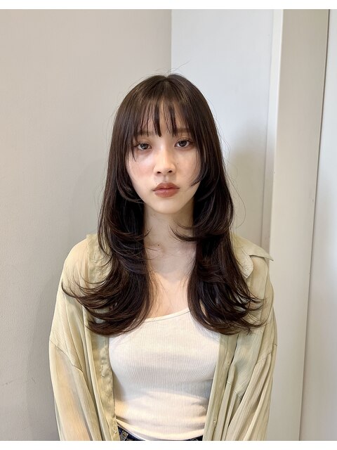 くびれヘアーミディアムストレート似合わせカット