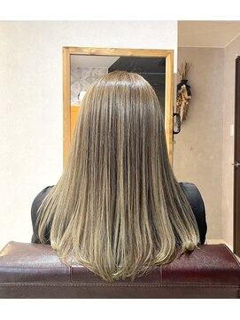 ヘアデザイン ファブロ(hair design FABRO.) 【FABRO:担当藤岡勇気】ハイトーンオリーブベージュカラー