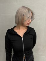 ビューズ(VIEWS)&nbsp;ホワイトシルバー/グレージュ/ショートボブ(表参道駅)