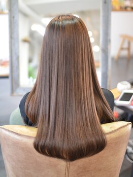 ポタム 東中野(potamu)の写真/クセ毛でお悩みの方に自然な柔らかい質感を*髪質改善ストレートで、今までにない艶と手触りを実感。