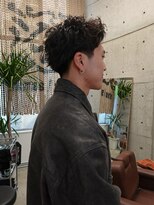 ソーレ(sole)&nbsp;スパイキーパーマ　ピンパーマ　メンズショート　刈り上げ