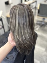 エスト 小倉(est)&nbsp;グレージュハイライト/ブリーチ/ロングレイヤー/髪質改善