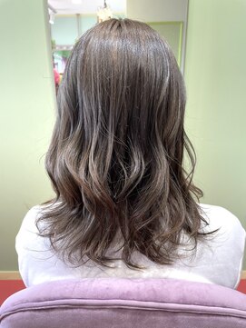 エマ(emma) カーキグレージュ！