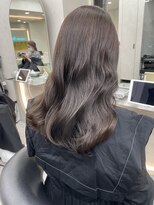 ロンドメリア 天神大名店(Lond Melia) ★斜めバングミディアムヘアグレージュカラーシルキーベージュ★