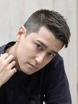 ヨシザワインク プレミアム 横浜 桜木町店(YOSHIZAWA Inc. PREMIUM)&nbsp;アップバング前髪流しソフト刈上げメンズ柔らかカジュアルカット