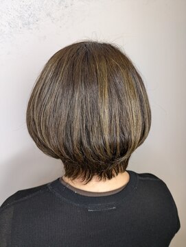 ルフェール ビューティーアンドスパ(REFAIRE beauty&spa) カーキベージュ