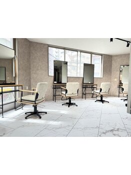 【元町駅徒歩３分】経験豊富なスタイリストの高い技術力と提案力で、あなたの魅力を最大限に引き出します！