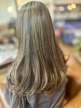 エイチ ヘア デザイン セカンド(h Hair Design 2nd.) オリーブブラウンハイライト