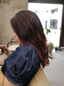 ダカー(dakah) 艶のある赤味ブラウン