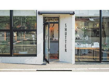 シャッター(SHUTTER)の写真