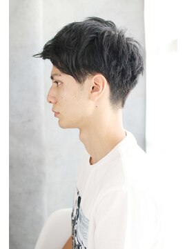 シュシュット(chouchoute) ツイストスパイラルコンマヘアスキンフェードセンターパート/026