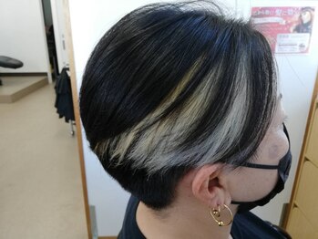 ラポールヘア北谷店の写真/【北谷/沖縄市】定期的に通えるプチプラ価格×高技術で理想をカタチに！トレンドヘアも気軽に試せる☆