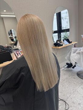 シカ 神戸三宮元町店(Cica) ブロンド ハイトーン 抜きっぱなし ミルクティー 三宮 元町