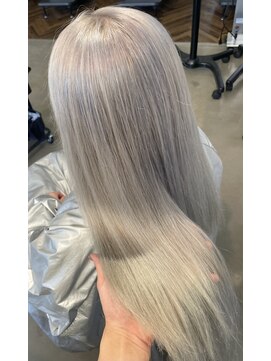 エイトオオブ(EIGHT OBU) 【Eight 大府】ハイトーンの王様☆ ホワイト系カラー