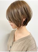 大人ショートカットウェットヘアオリーブベージュデザインカラー
