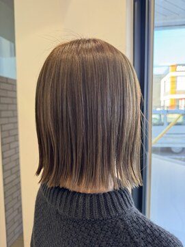 アッシュ 十日市場店(Ash) グレーベージュ