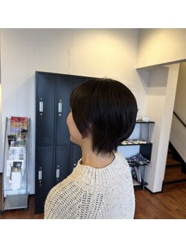 スリーバイザサロン(THREE by the salon) らくらくショート