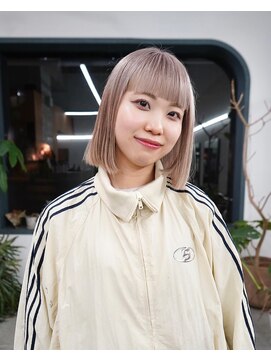 アペロ 柏(Apero) ホワイトパールベージュボブ