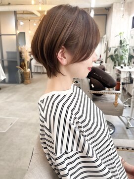 シシ 大宮(She 2.) ショート/ショートボブ/ショートカット/丸みショート/大宮