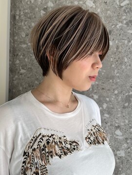 サンク 原宿 表参道(cinq) ショートボブと相性の良いローライトカラー