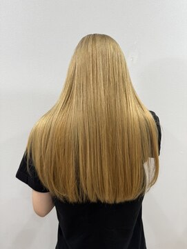 イルミ(iLUMi) iLUMi　×　ベージュカラー