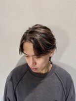 リット(lit.)&nbsp;メッシュカラー　ツーブロック　フェザー　ショート