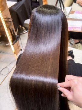 リール 銀座(R'EEL) ブリーチ縮毛矯正/縮毛矯正/髪質改善/前髪/顔まわり