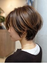 レリーノーブル 西宮北口(RelyNoble)&nbsp;明るい白髪染め×くせ毛ショートで軽やか若見え[西宮北口]