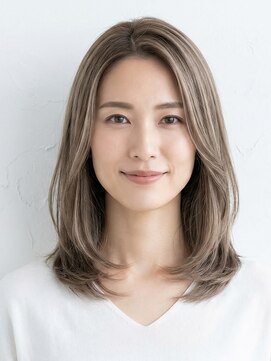 と和×美髪クリニック 巣鴨店 ツヤ感外ハネ×ベビーライトのグレージュミディアム