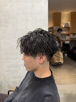 メンズクル(men's quru.)&nbsp;ツイストスパイラルパーマ刈り上げセンターパート春日井駅勝川駅